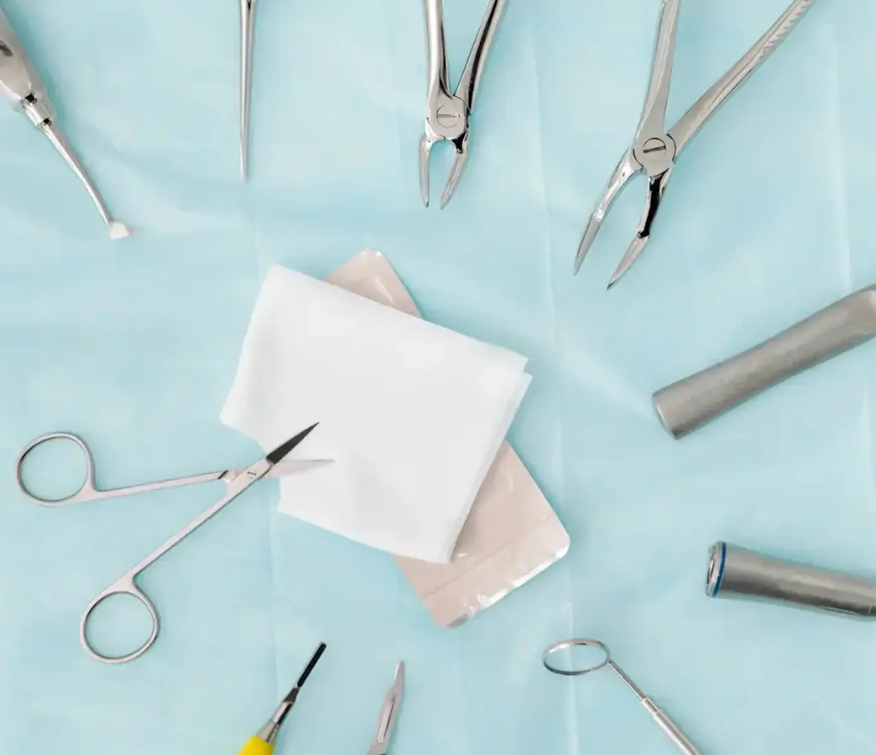 口腔外科治療の様子